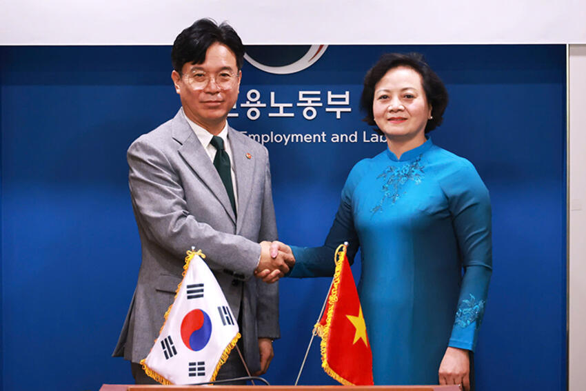Bộ trưởng Bộ Nội vụ Việt Nam hội đàm với Bộ trưởng Bộ Việc làm và Lao động Hàn Quốc                                                                                         12/08/2025 15:58                                                 -