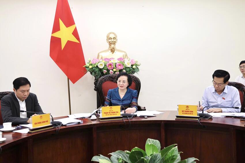 Phó Thủ tướng Phạm Thị Thanh Trà yêu cầu Bộ Nội vụ chuẩn bị kỹ lưỡng Đại hội Thi đua yêu nước và công tác bầu cử                                                                                         12/11/2025 16:10                                                 -