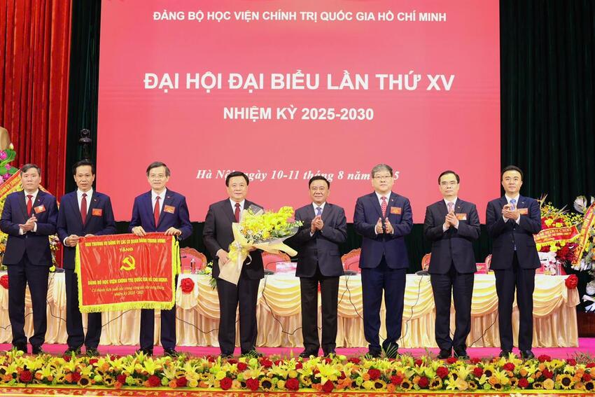 [Ảnh] Đại hội đại biểu Đảng bộ Học viện Chính trị quốc gia Hồ Chí Minh lần thứ XV, nhiệm kỳ 2025-2030 (Phiên thứ hai & thứ ba)