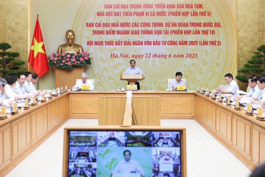 Thủ tướng Chính phủ: Không vì triển khai chính quyền địa phương 2 cấp mà ảnh hưởng tới các công việc                                                                                         23/06/2025 11:30                                                 -