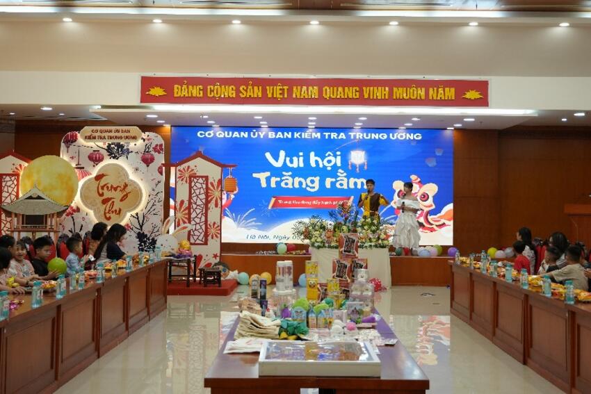 Cơ quan Ủy ban Kiểm tra Trung ương tổ chức Đêm hội Trăng Rằm