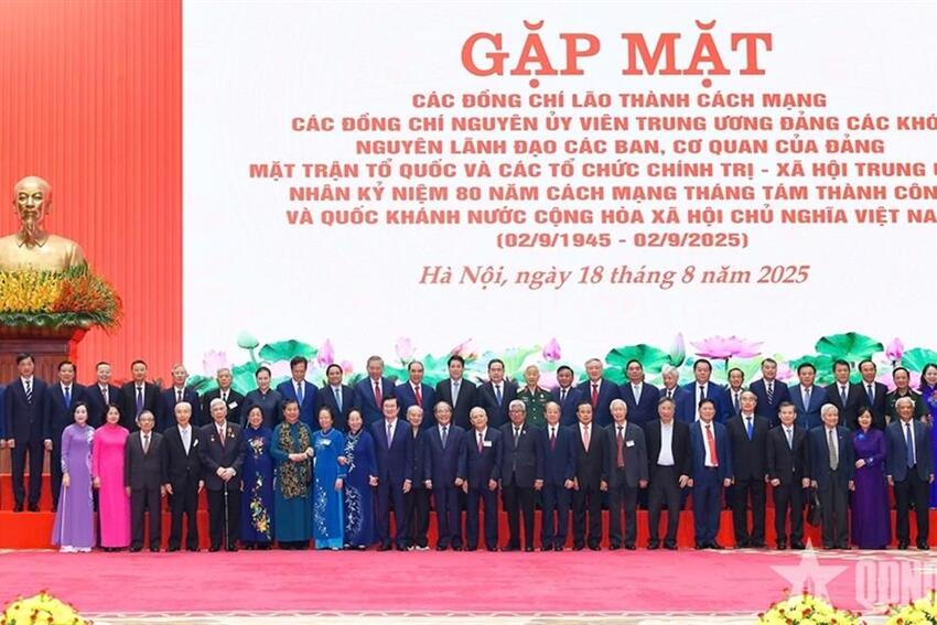 Tổng Bí thư Tô Lâm gặp mặt cán bộ lão thành cách mạng, nguyên Ủy viên Trung ương Đảng nhân kỷ niệm 80 năm Cách mạng Tháng Tám và Quốc khánh 2-9