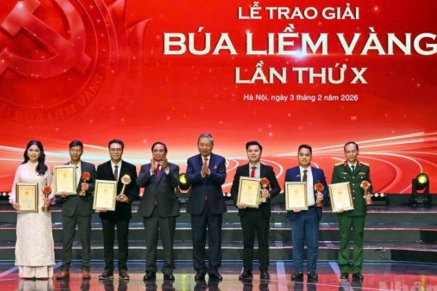 Tuyên dương 96 bí thư chi bộ xuất sắc và vinh danh 82 tác phẩm báo chí đoạt Giải Búa liềm vàng lần thứ X