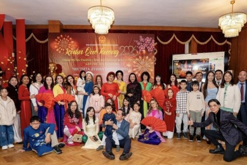 Tết cổ truyền Việt Nam rộn ràng nơi xứ sở hoa hồng Bulgaria