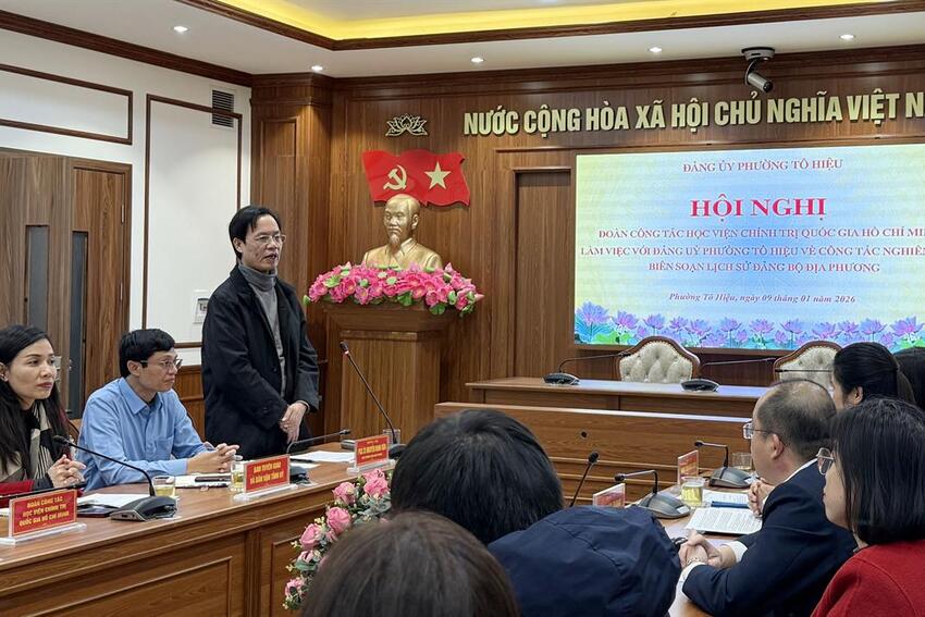 Kiểm tra công tác nghiên cứu, biên soạn lịch sử Đảng và nghiên cứu thực tế tại tỉnh Sơn La.