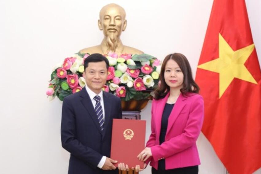 Bộ Ngoại giao trao quyết định bổ nhiệm Phó Vụ trưởng Ban Thư ký Quốc gia APEC 2027