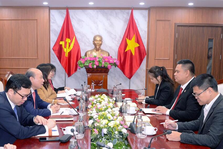 Hiệu trưởng Trường Quản trị hành chính địa phương (COLA) thuộc Đại học Khon Kaen, Thái Lan thăm và làm việc tại Học viện Chính trị quốc gia Hồ Chí Minh