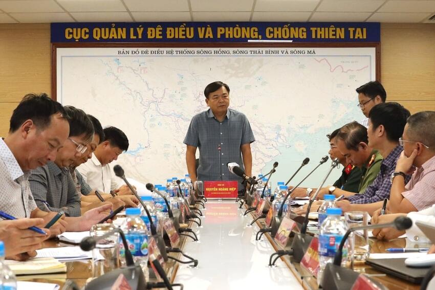 Bộ Nông nghiệp và Môi trường phân công cán bộ xuống địa bàn túc trực phòng chống bão WIPHA