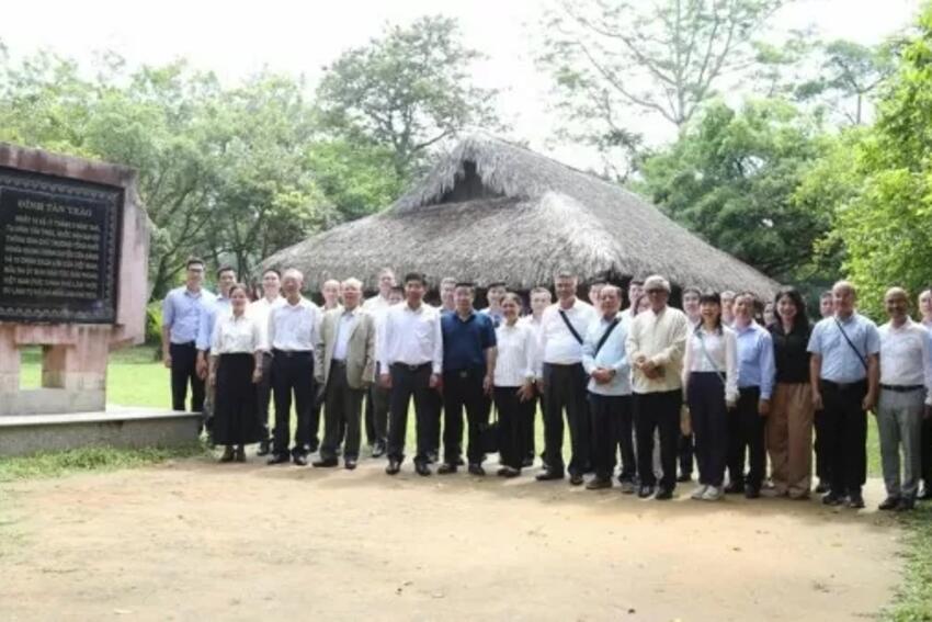 Đoàn Bộ Ngoại giao thăm Khu di tích quốc gia đặc biệt tại Tân Trào, Tuyên Quang
