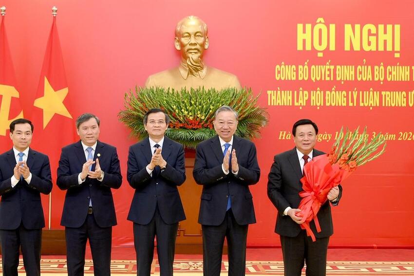 Công bố quyết định của Bộ Chính trị thành lập Hội đồng Lý luận Trung ương nhiệm kỳ 2026-2031