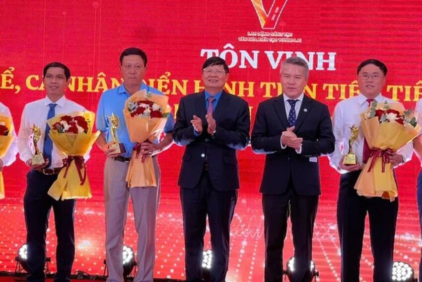 Nâng cao năng lực tham mưu và tổ chức thực hiện thi đua khen thưởng