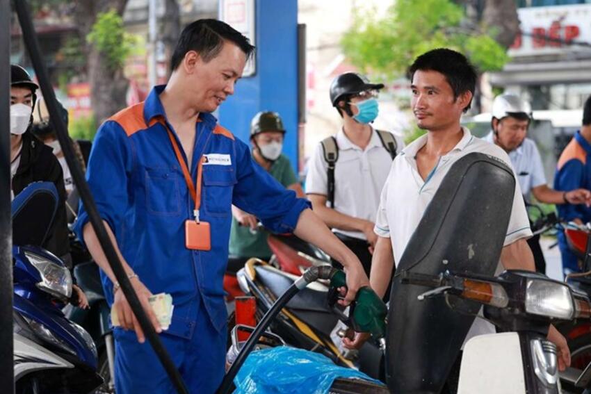 Thông tin về xăng E10 dự kiến bắt buộc dùng từ ngày 1.1.2026