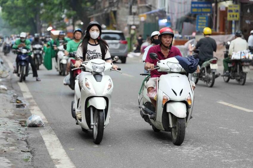 Thuế phí đối với xe xăng ở Hà Nội cần được điều chỉnh theo hướng tăng cao hơn