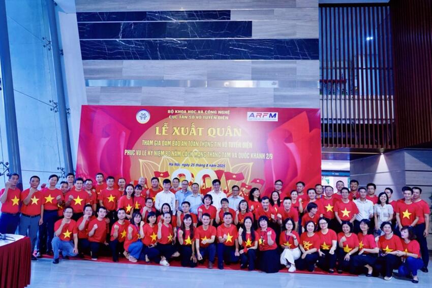 Cục Tần số vô tuyến điện xuất quân đảm bảo an toàn thông tin cho Đại lễ 80 năm Quốc khánh 2/9