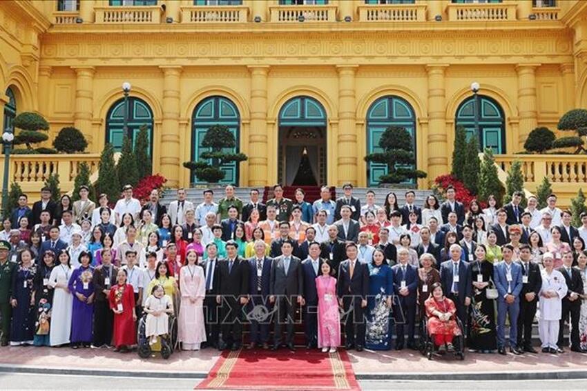 Chủ tịch nước Lương Cường gặp mặt các nhân vật trong chương trình "Việc tử tế"