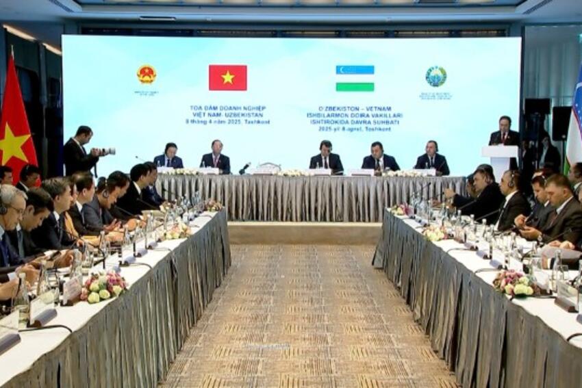 Chủ tịch Quốc hội dự Tọa đàm Doanh nghiệp Việt Nam - Uzbekistan