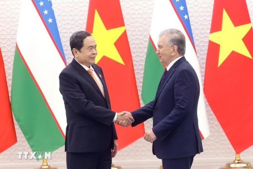 Chủ tịch Quốc hội Trần Thanh Mẫn hội kiến Tổng thống Uzbekistan Shavkat Mirziyoyev