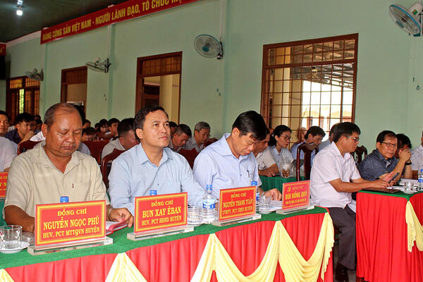 Đoàn Đại biểu Quốc hội tỉnh tiếp xúc cử tri tại huyện Ea Súp
