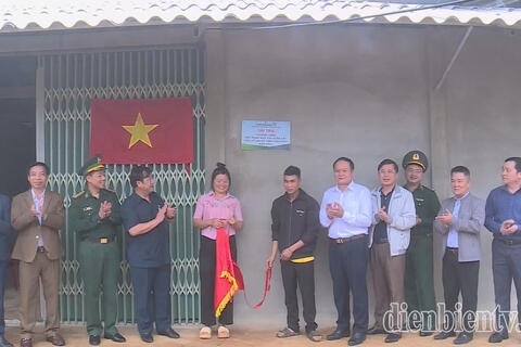 Hoàn thành 300 ngôi nhà đại đoàn kết cho hộ nghèo các bản giáp biên giới