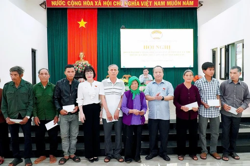 Đoàn đại biểu Quốc hội tỉnh Gia Lai tiếp xúc cử tri tại huyện Mang Yang