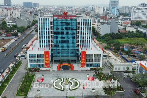 Tinh gọn bộ máy, nâng cao chất lượng đội ngũ cán bộ