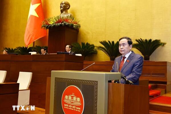 Chủ tịch Quốc hội ký ban hành các Nghị quyết của Ủy ban Thường vụ Quốc hội