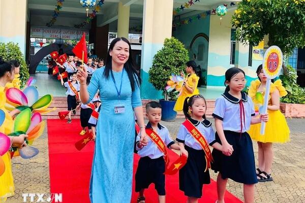 Đề xuất học sinh ngoài công lập được hỗ trợ bằng mức học phí trường công