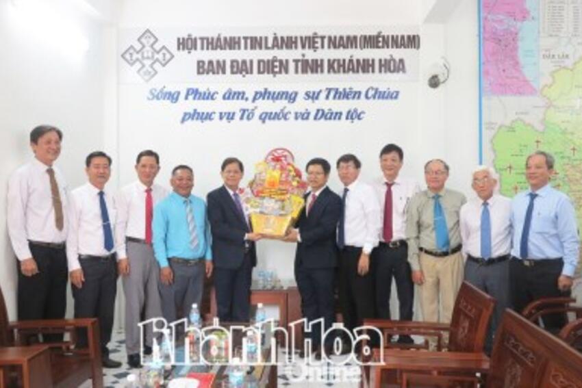 Chủ tịch UBND tỉnh Nguyễn Tấn Tuân thăm, chúc mừng Ban Đại diện Hội thánh Tin lành Việt Nam (miền Nam) tỉnh nhân dịp lễ Phục sinh
