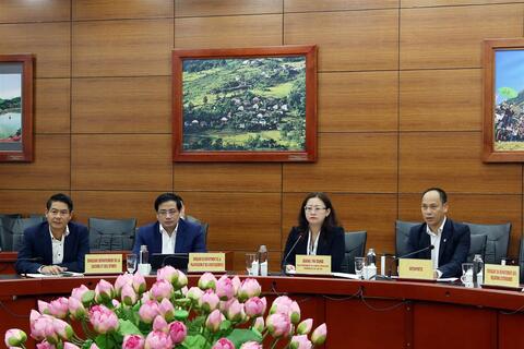 Phó Chủ tịch UBND tỉnh Giàng Thị Dung làm việc với đoàn công tác vùng Nouvelle Aquitaine - Cộng hòa Pháp