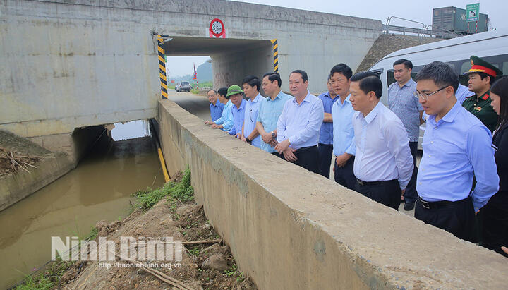 Các đồng chí lãnh đạo tỉnh kiểm tra công tác phòng, chống thiên tai năm 2025