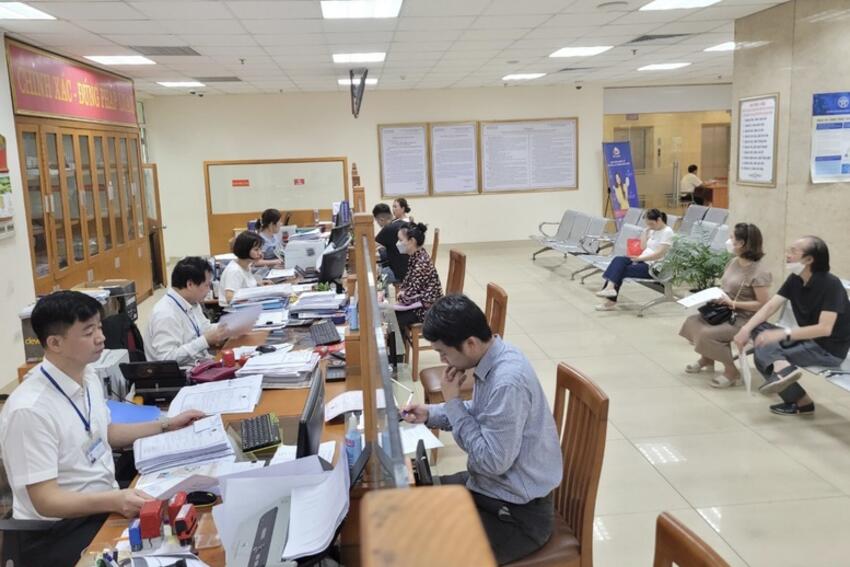 Xây dựng, củng cố chính quyền địa phương cấp cơ sở vững mạnh, gần dân