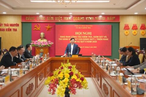 Tăng cường công tác kiểm tra, giám sát, nắm bắt tư tưởng của cán bộ, đảng viên