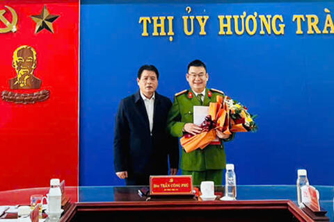 Hương Trà: Công bố và trao quyết định bổ nhiệm Trưởng Công an thị xã
