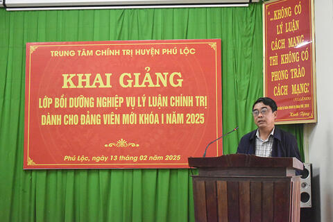Phú Lộc: Khai giảng lớp bồi dưỡng nghiệp vụ lý luận chính trị dành cho đảng viên mới khóa I năm 2025