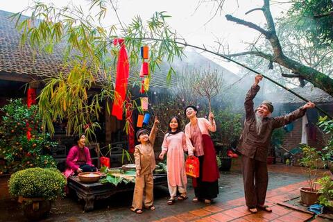 Vận dụng quan điểm của Chủ tịch Hồ Chí Minh về bảo tồn, phát huy giá trị di sản văn hóa ở nước ta hiện nay