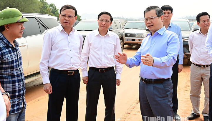 Chủ tịch UBND tỉnh Nguyễn Văn Sơn kiểm tra tiến độ Dự án Cao tốc Tuyên Quang – Hà Giang (giai đoạn 1) đoạn qua tỉnh Tuyên Quang