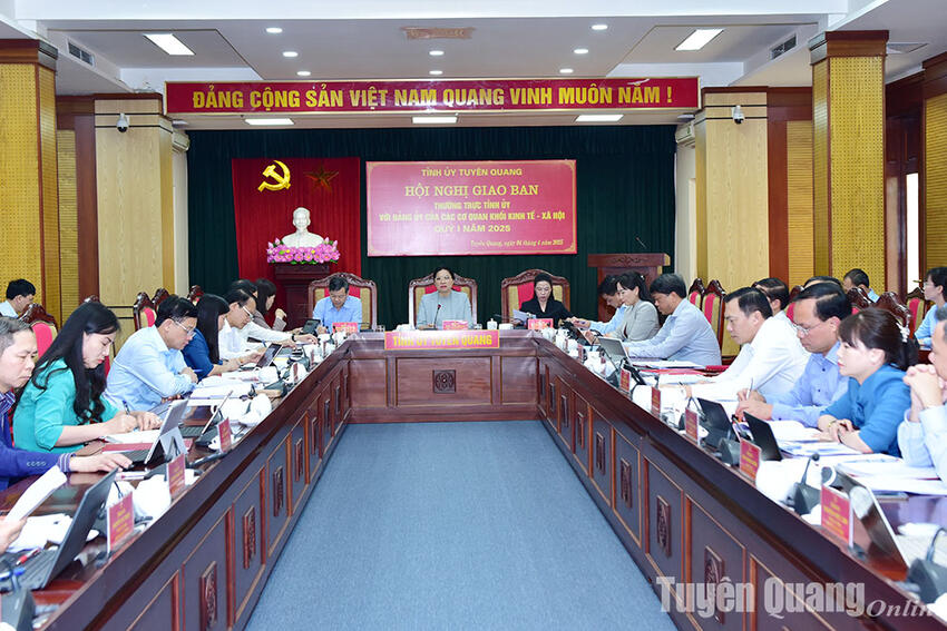 Thường trực Tỉnh ủy giao ban với Đảng uỷ các cơ quan khối kinh tế - xã hội