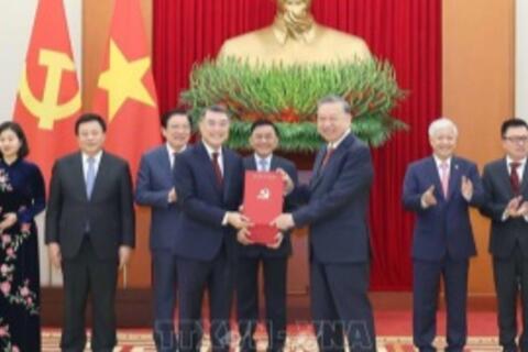 Tổng Bí thư Tô Lâm trao Quyết định về chức năng, nhiệm vụ của 13 cơ quan ban đảng, đơn vị ở Trung ương