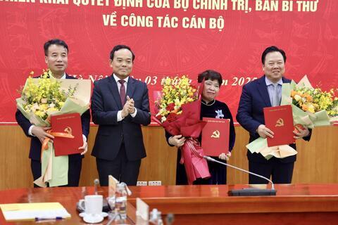 Bộ Chính trị điều động, phân công, bổ nhiệm ba đồng chí giữ chức vụ Phó Trưởng Ban Chính sách, chiến lược Trung ương