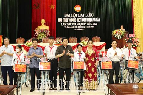 Ủy ban Mặt trận Tổ quốc huyện Vụ Bản chăm lo đời sống nhân dân