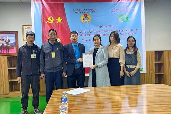 Thành lập thêm công đoàn cơ sở, kết nạp 386 đoàn viên