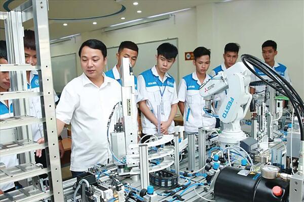 Kỷ niệm 139 năm Ngày Quốc tế lao động (1-5): Cơ hội và thách thức của nguồn nhân lực kỷ nguyên số