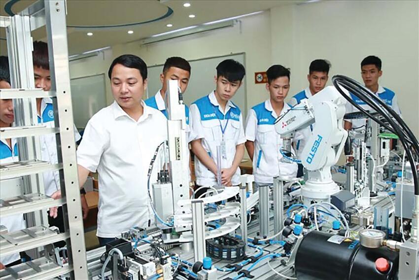Kỷ niệm 139 năm Ngày Quốc tế lao động (1-5): Cơ hội và thách thức của nguồn nhân lực kỷ nguyên số