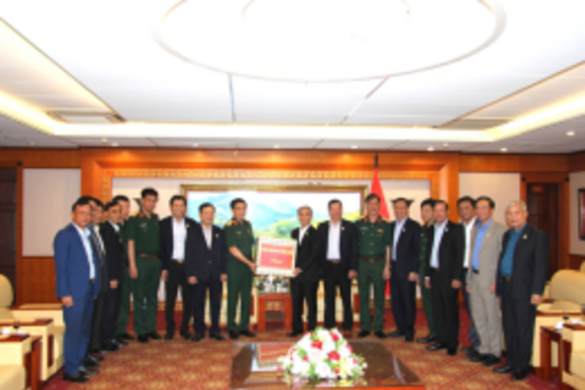 Kỷ niệm 50 năm Ngày Giải phóng miền Nam, thống nhất đất nước: Đại tướng Phan Văn Giang thăm, chúc mừng Hội CCB Việt Nam