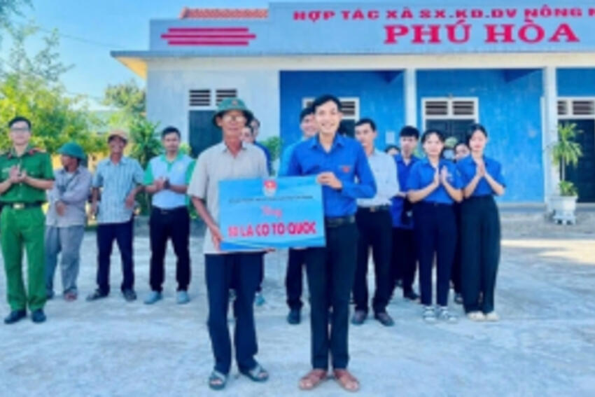 Chuyện về hai cán bộ Đoàn cấp xã vừa được Bộ trưởng Bộ Công an khen tặng