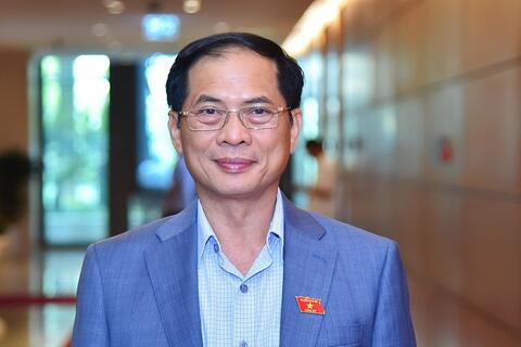 Bộ trưởng Ngoại giao Bùi Thanh Sơn: Việc sửa đổi, bổ sung hai dự án luật xuất cảnh, nhập cảnh là cần thiết trong tình hình hiện nay
