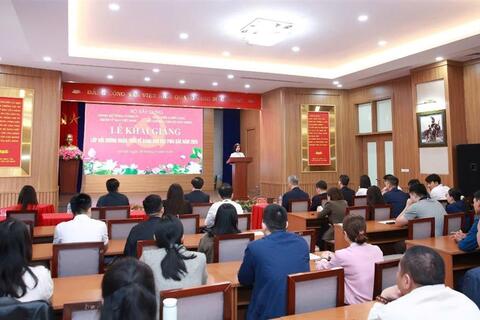 Đảng bộ Tổng công ty Quản lý bay Việt Nam phối hợp tổ chức khai giảng lớp Bồi dưỡng nhận thức về đảng cho quần chúng ưu tú năm 2025