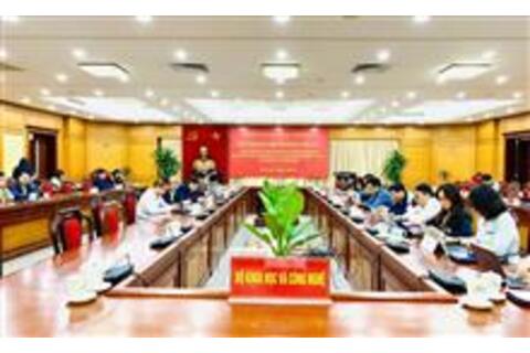 “Cả nước đồng lòng, tranh thủ mọi thời cơ, vượt qua mọi khó khăn, thách thức, quyết tâm thực hiện thắng lợi Nghị quyết Đại hội XIII của Đảng”