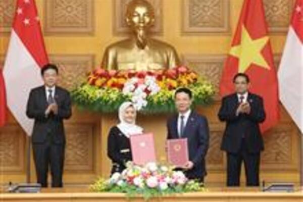 Việt Nam, Singapore trao đổi nhiều văn kiện hợp tác quan trọng