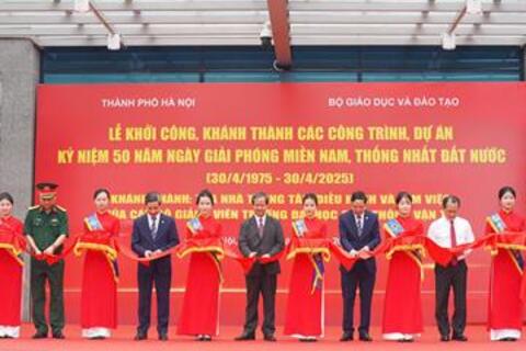 Bộ trưởng Nguyễn Kim Sơn dự Lễ khánh thành Tòa nhà trung tâm điều hành Trường Đại học GTVT